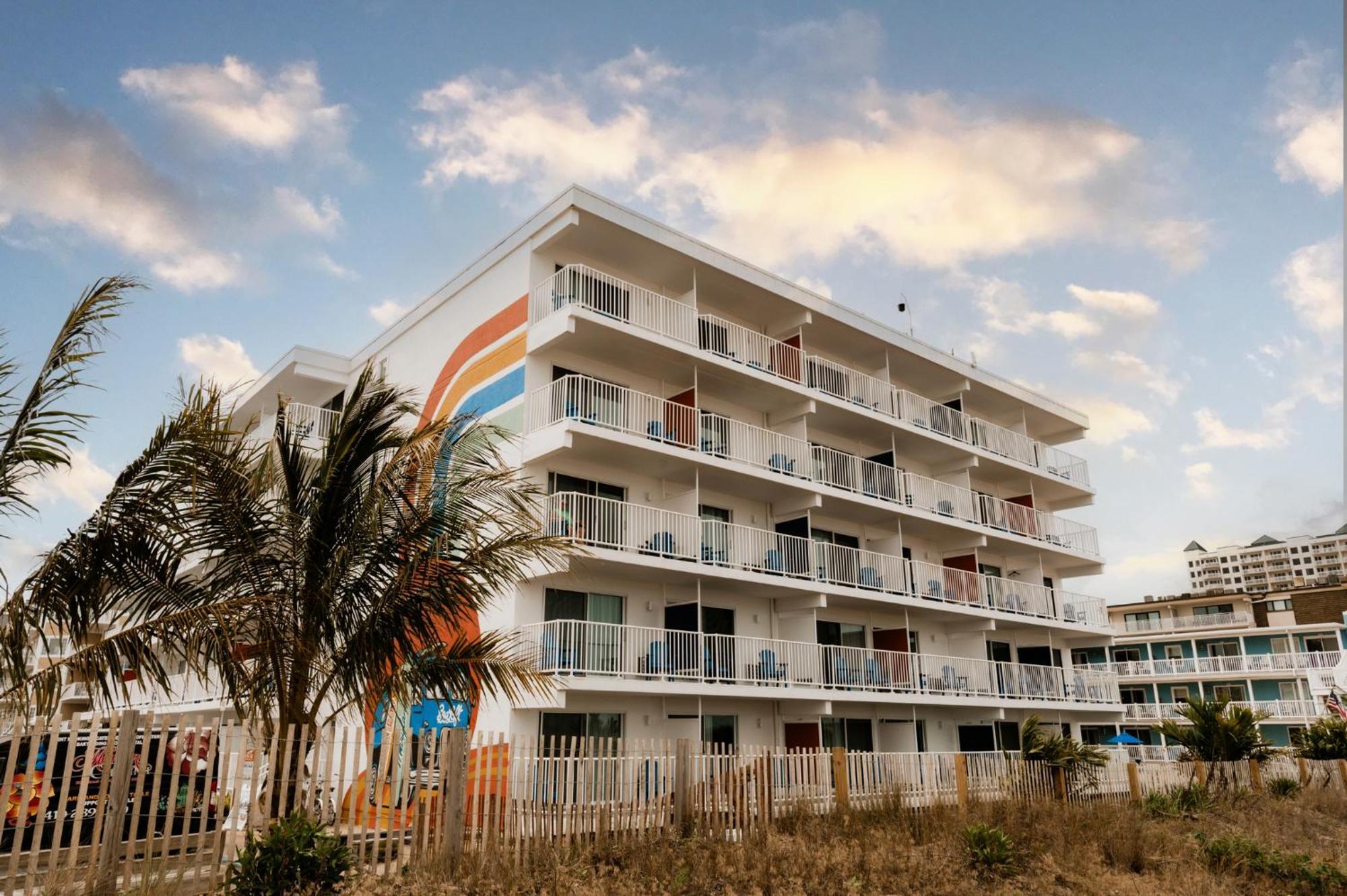 Sealoft Oceanfront Hotel 2*